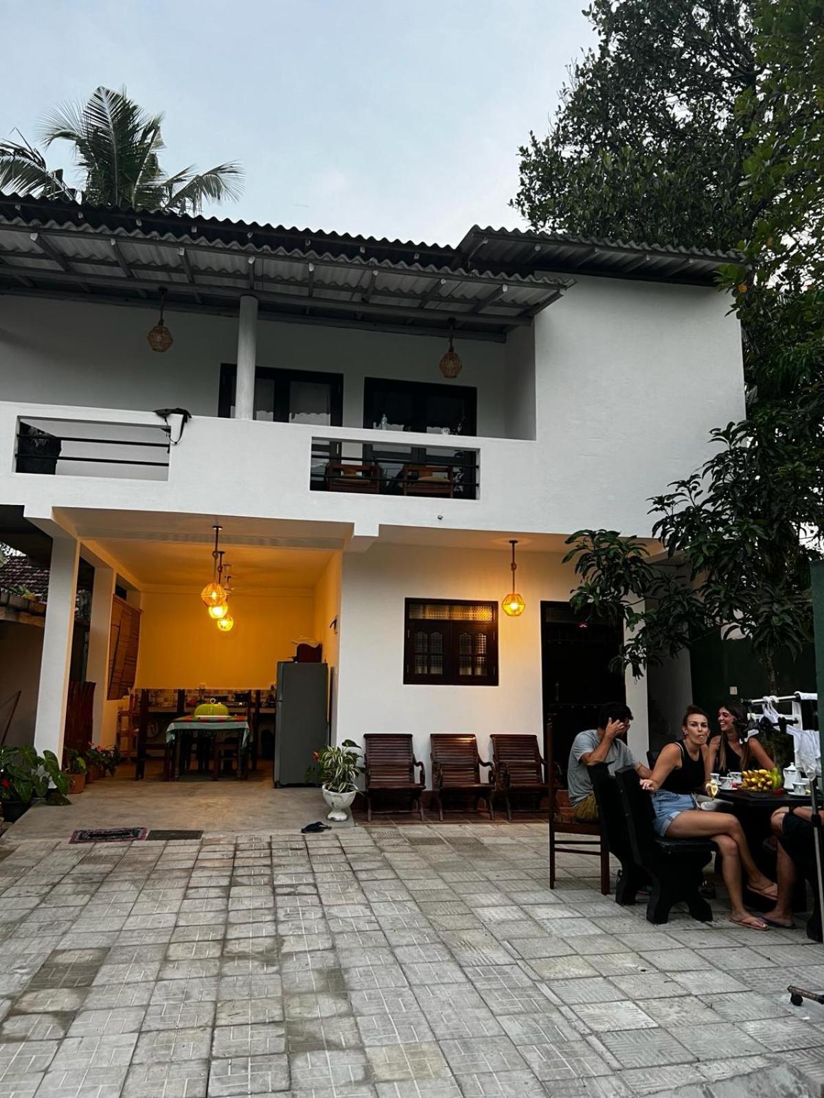 Little Villa Guest House Ahangama Bagian luar foto