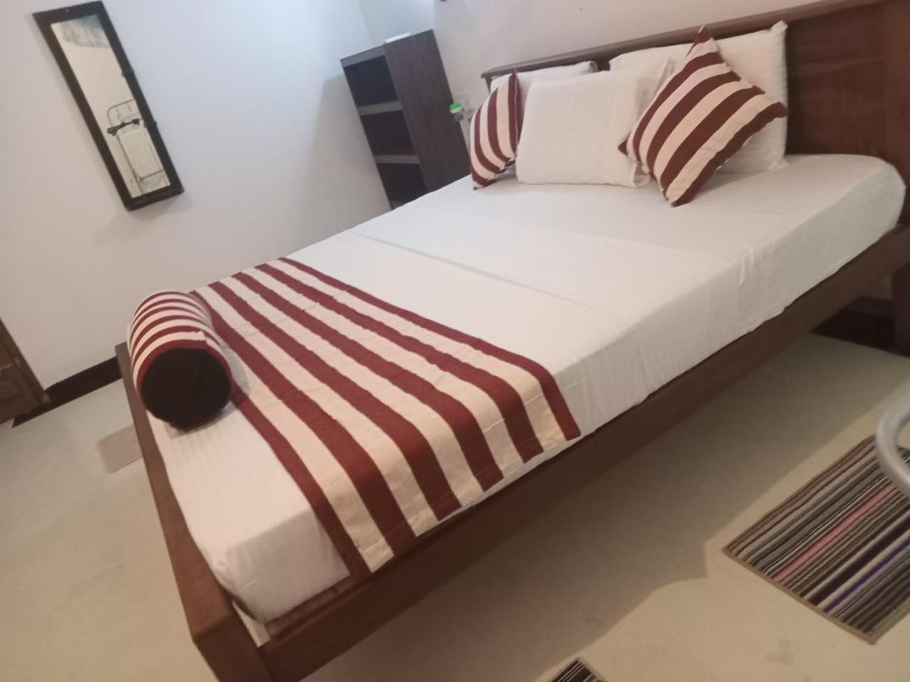 Little Villa Guest House Ahangama Bagian luar foto