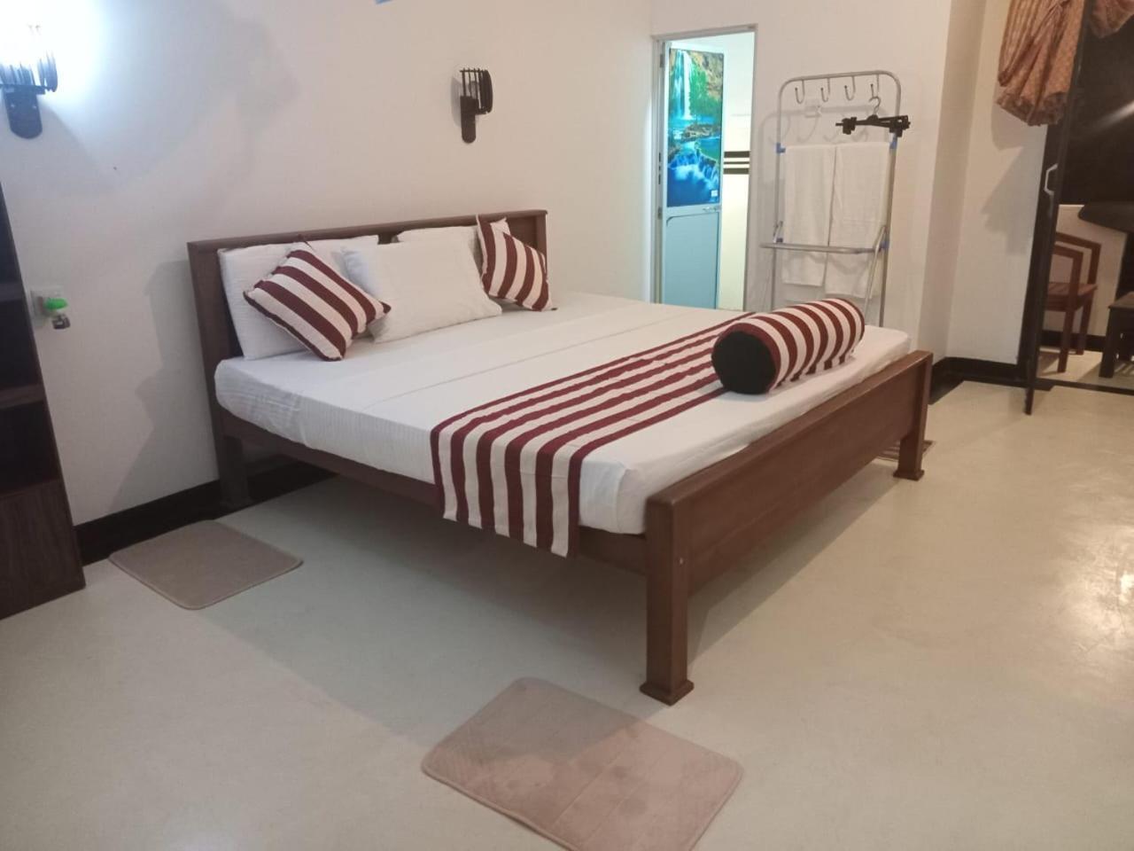 Little Villa Guest House Ahangama Bagian luar foto