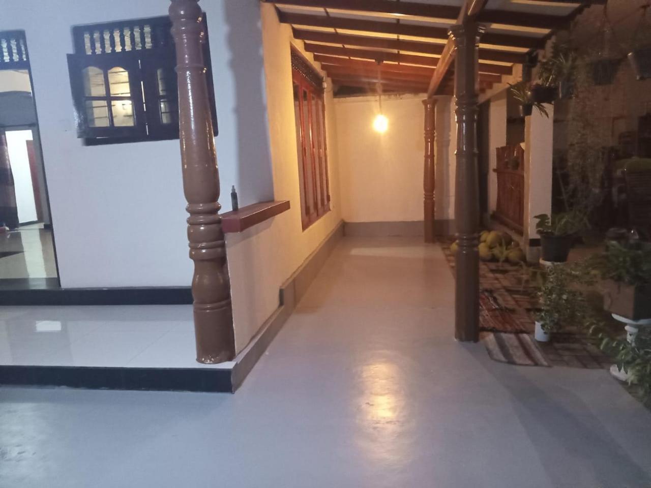 Little Villa Guest House Ahangama Bagian luar foto