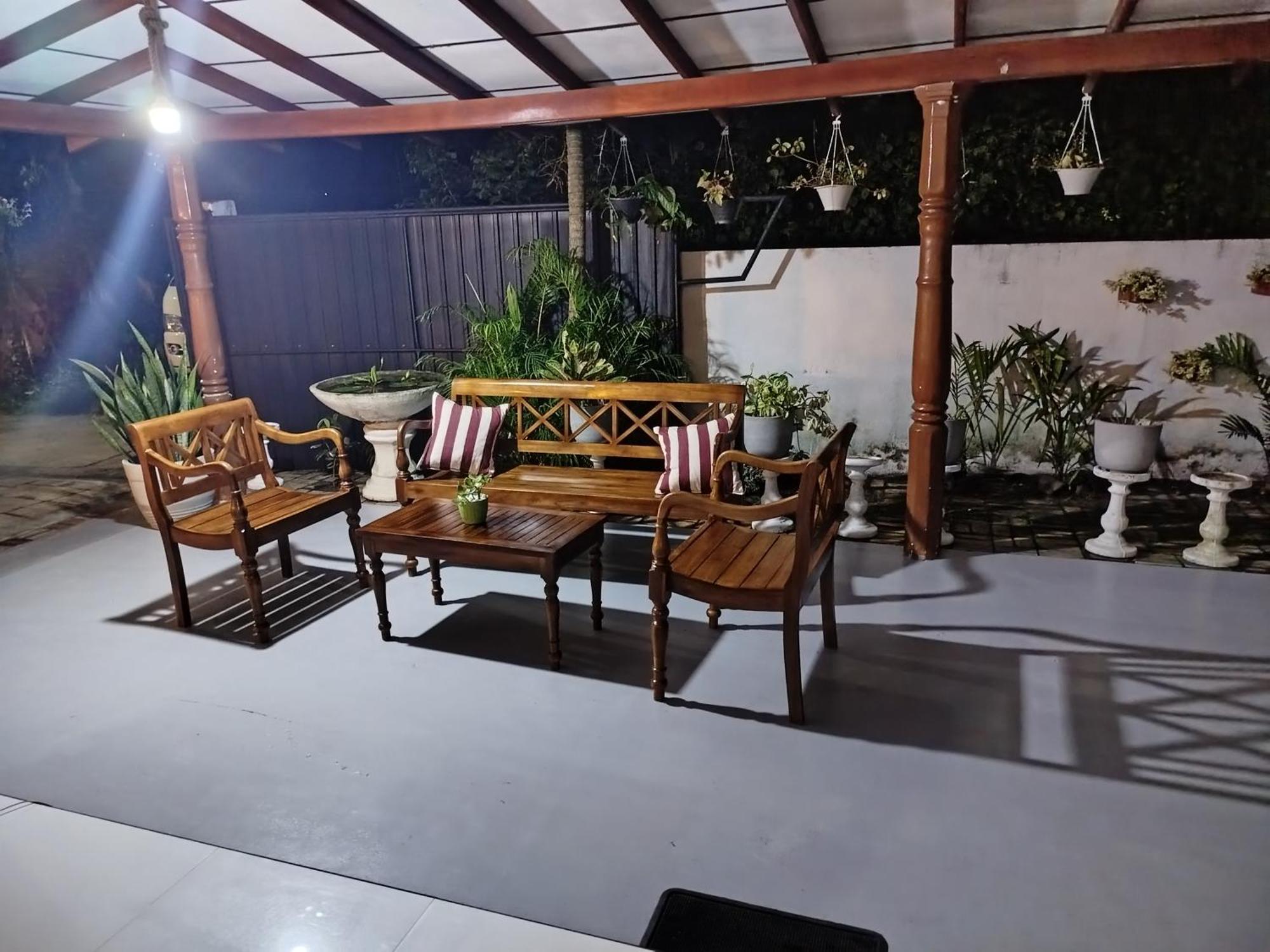 Little Villa Guest House Ahangama Bagian luar foto