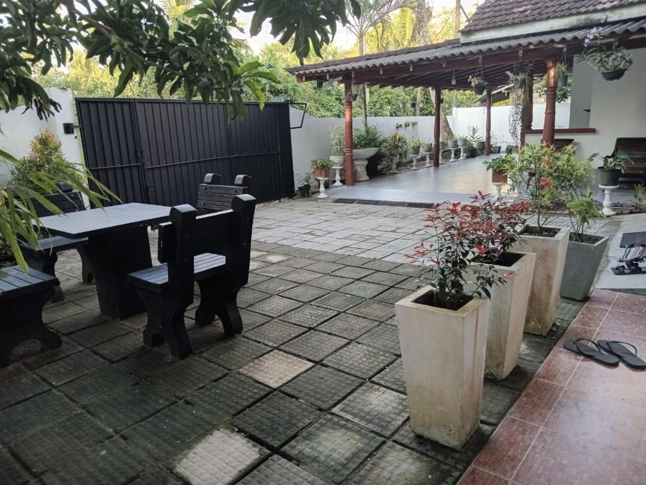 Little Villa Guest House Ahangama Ruang foto