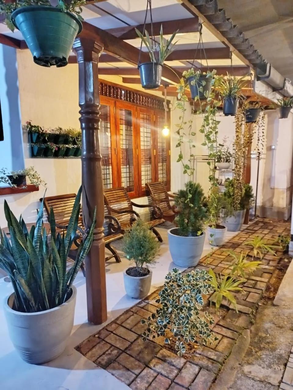 Little Villa Guest House Ahangama Bagian luar foto
