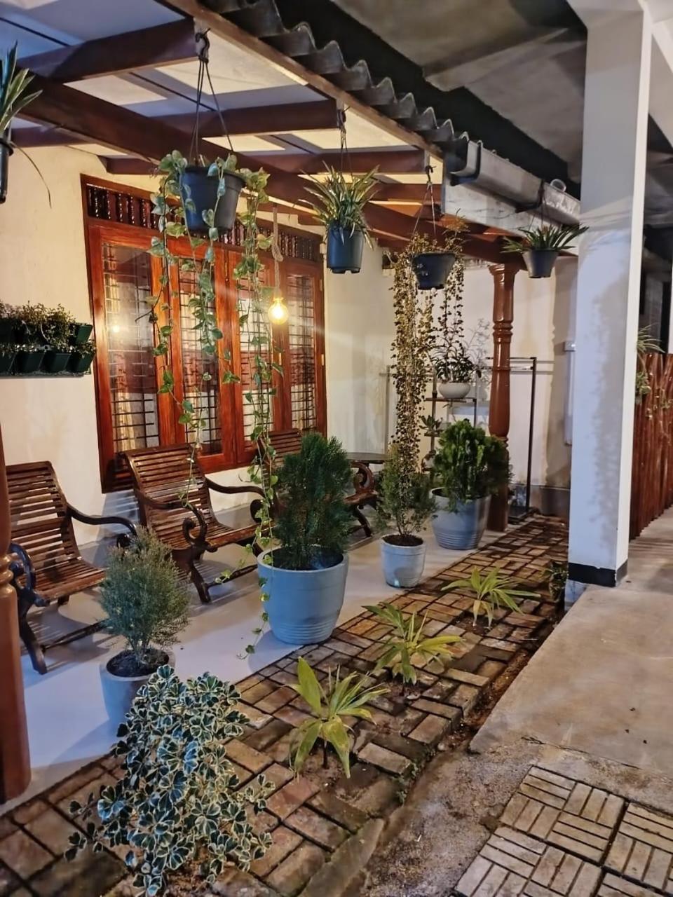 Little Villa Guest House Ahangama Bagian luar foto