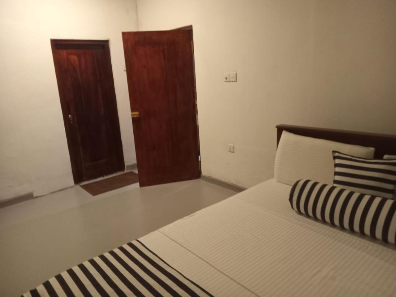Little Villa Guest House Ahangama Bagian luar foto
