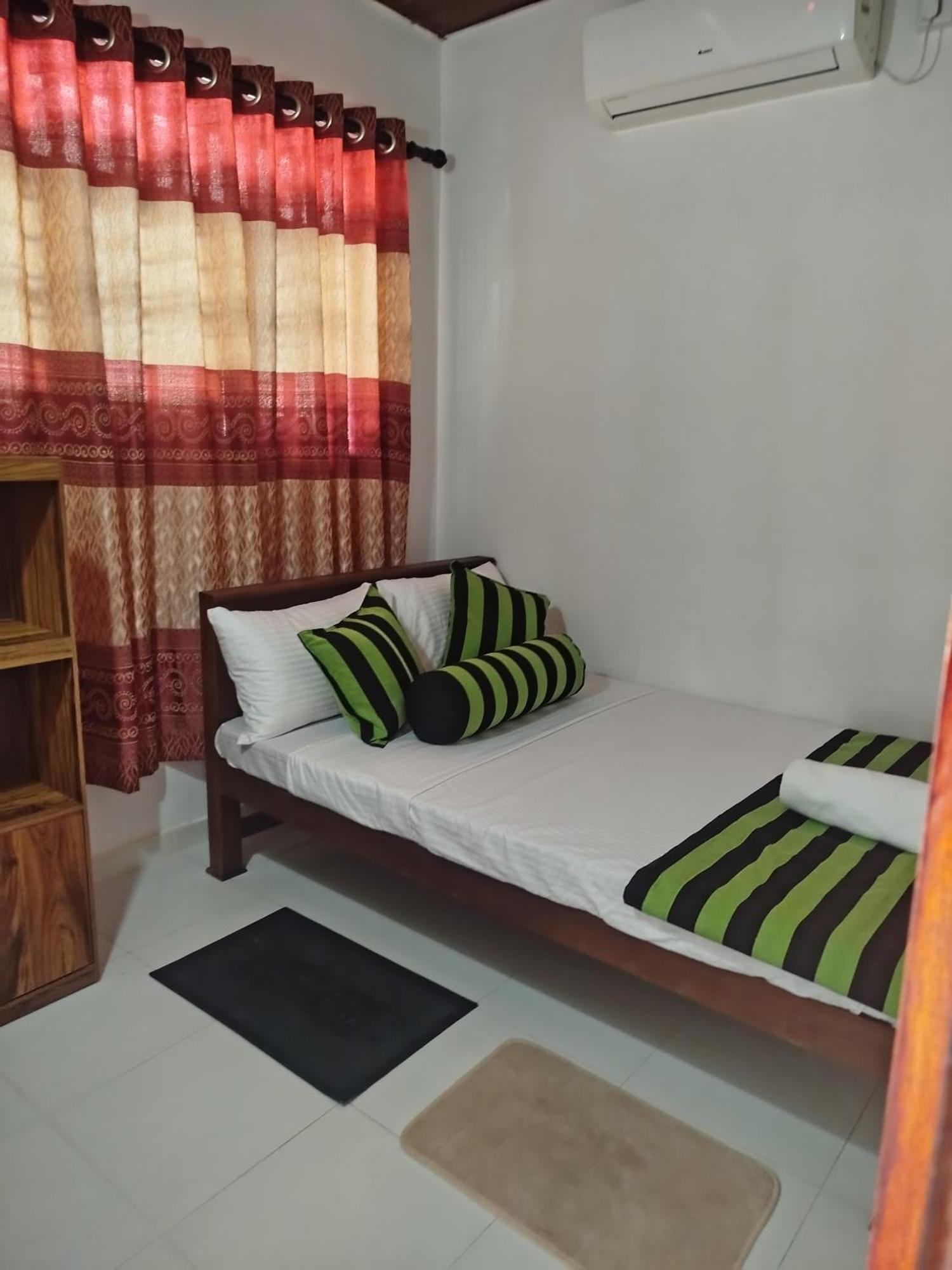 Little Villa Guest House Ahangama Bagian luar foto
